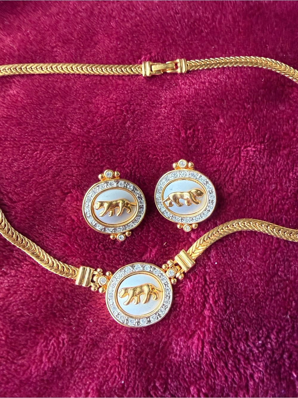 Vintage Gold-Tone Herringbone Panther Medallion Necklace & Earring Set